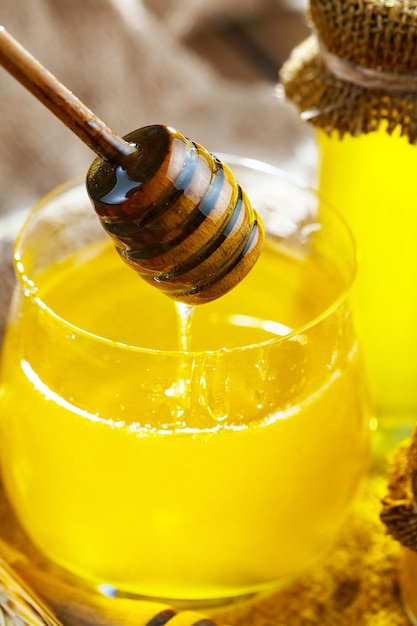 Miel de abeja dulce