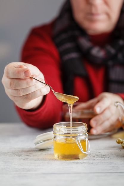 Miel y una taza de té