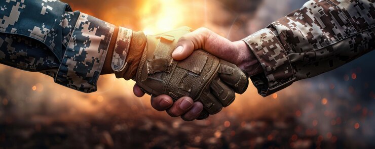 Foto miembros de la familia compartiendo historias de seres queridos que sirvieron un homenaje personal para el día de la memoria
