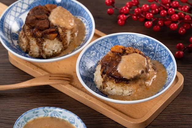Migao Tube Reiskuchen Milchreis in einer Schüssel köstliches taiwanesisches Straßenessen