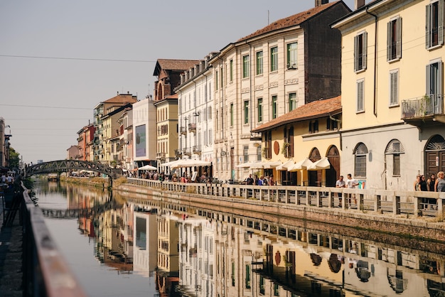 MILÃO ITÁLIA NOV 2021 O canal Naviglio Grande em Milão