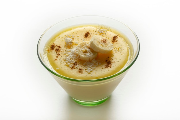 Milch-Bananen-Pudding Mit Kokosnuss und Zimt