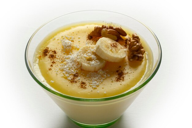 Milch-Bananen-Pudding Mit Kokosnuss und Zimt