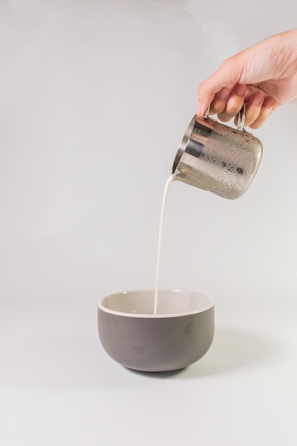 Milch gießen
