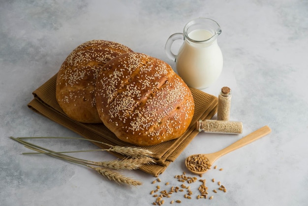 Milchbrötchen auf Compasitions