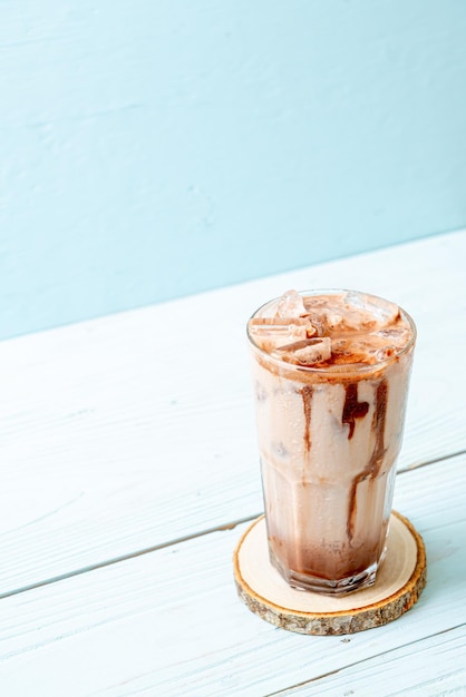 Milchshake mit gefrorener Schokolade