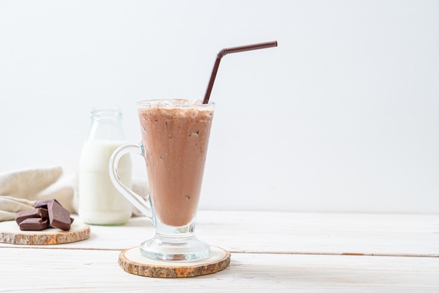 Milchshake mit gefrorener Schokolade