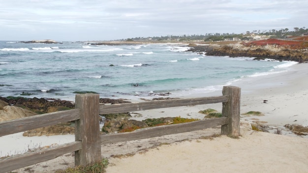 Mile drive monterey california rocky craggy ocean beach olas y escaleras