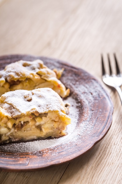 Milhojas de manzana con nueces