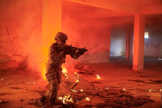 Militärtruppen in Aktion städtische Umgebung