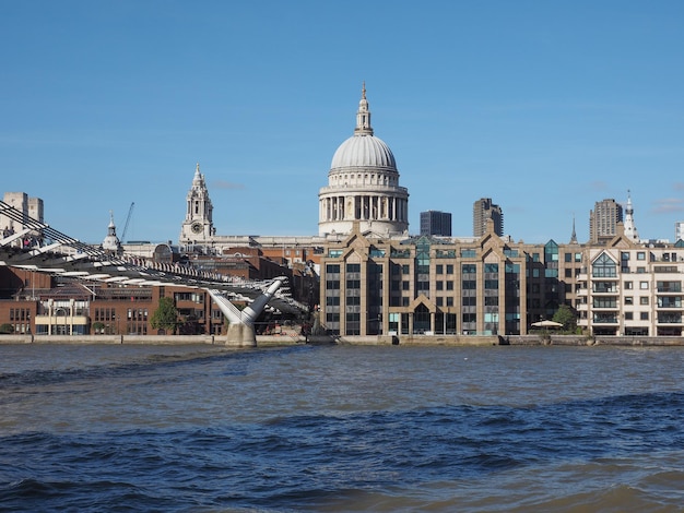 Millennium bridge em londres