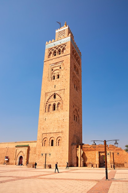 Minarete da Mesquita Koutoubia no bairro Medina de Marrakech Marrocos