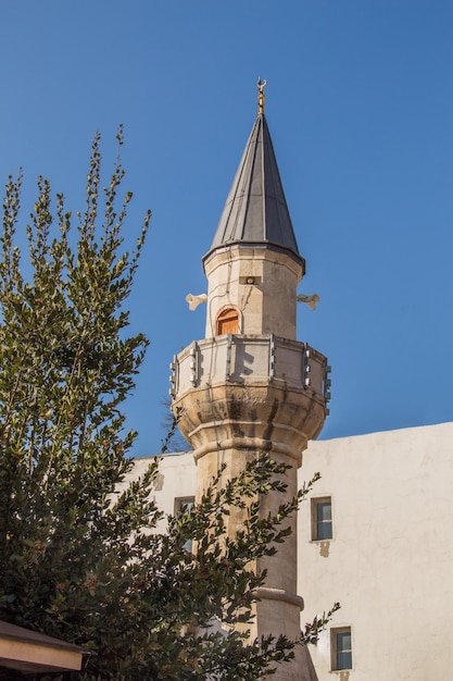 Minarete das Mesquitas Otomanas em vista