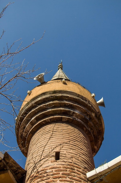 Minarete de uma mesquita de estilo otomano Mesquitas à vista