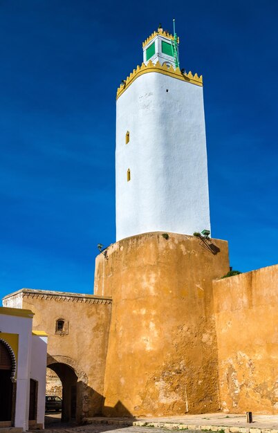 Foto minarete em mazagan convertido de um farol eljadida marrocos áfrica do norte