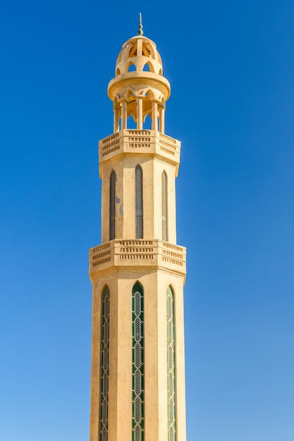 Minarett der Moschee in der Stadt Hurghada Ägypten