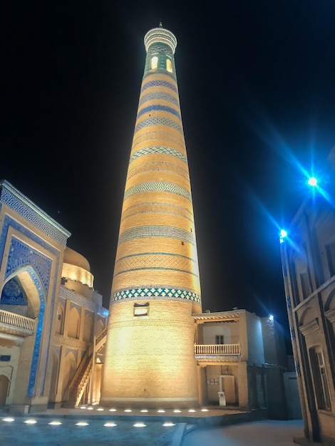 Minarett und Medresse von IslamKhoja im alten Chiwa Usbekistan