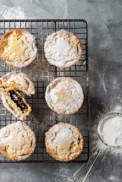 Mince Pies gefüllt mit Weinfrüchten traditionelles Weihnachtsessen