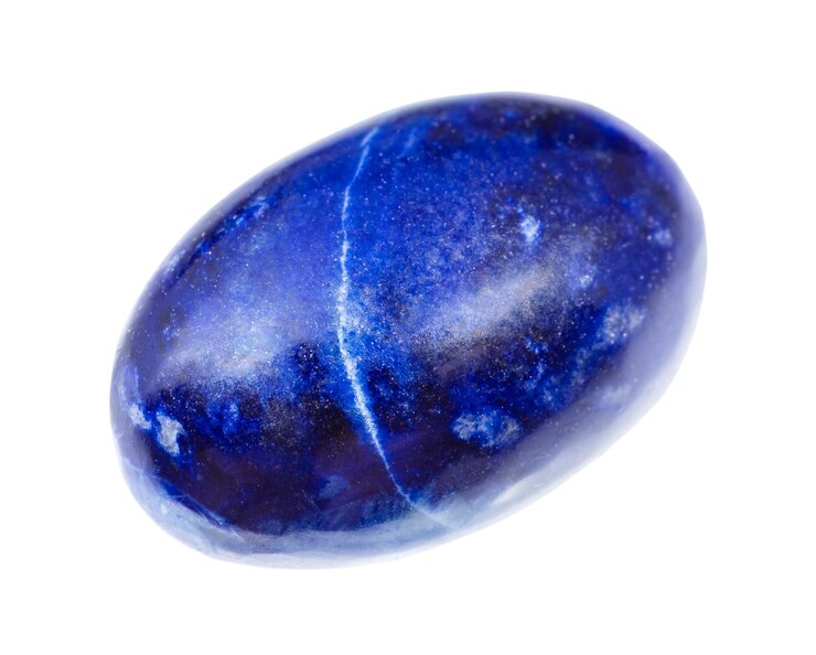 Foto mineral de lápis-lazuli azul escuro isolado