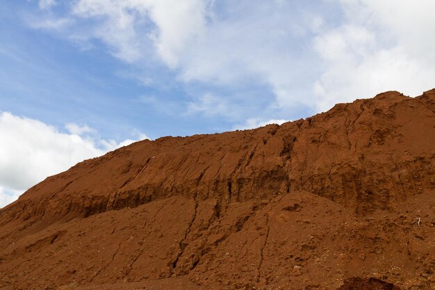 Foto minerales de laterita en las existencias