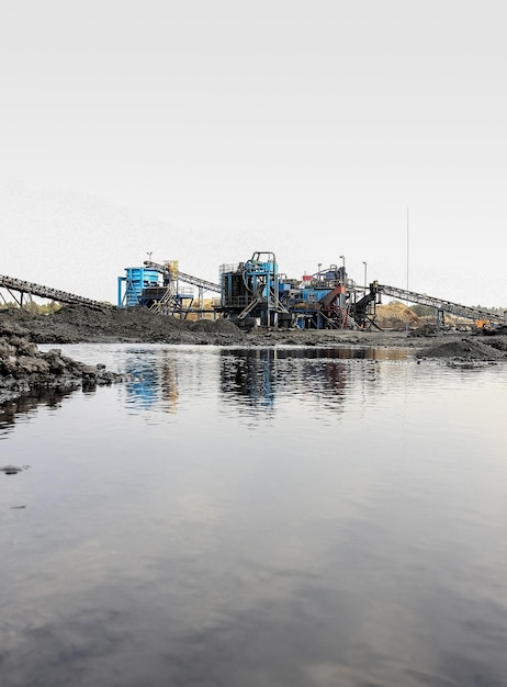 Minería y procesamiento de carbón a cielo abierto en Sudáfrica. lavado y almacenamiento