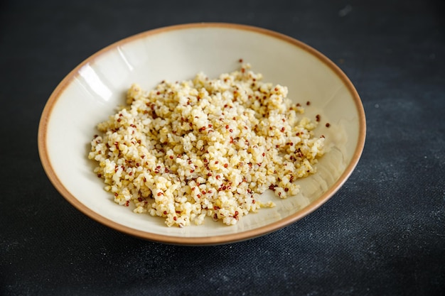 mingau de quinoa bulgur cereal mix fresco refeição saudável comida lanche dieta na mesa cópia espaço comida