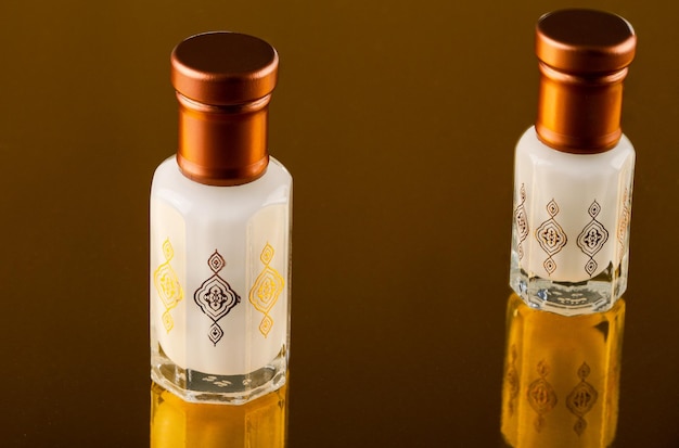 mini botella árabe de perfume de almizcle en vidrio dorado