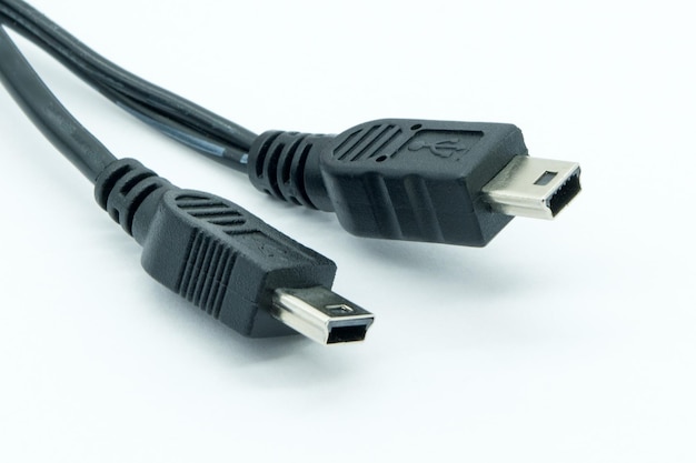 Mini cabo USB visto em close-up