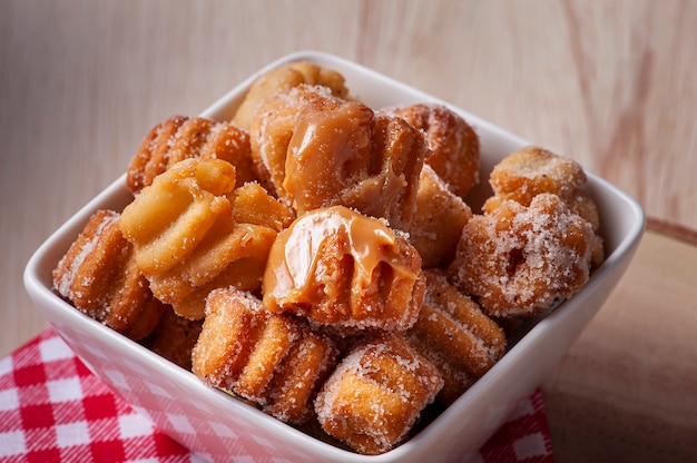 Mini churros caseros con dulce de leche