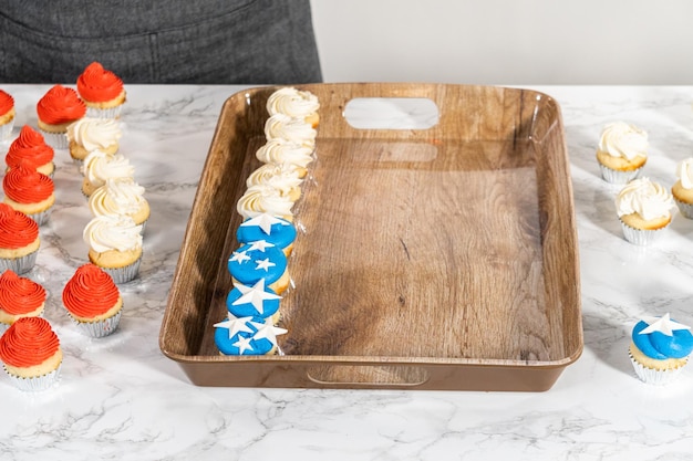 Mini-Cupcakes mit amerikanischer Flagge