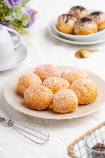 Mini donut caseiro delicioso ou donut o donut é popular em muitos países