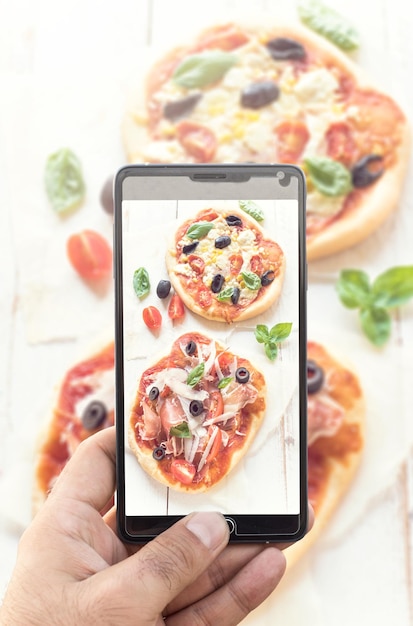 Una mini pizza