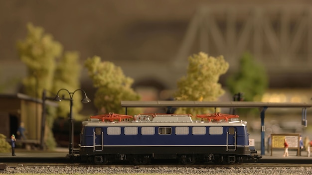 Miniatur-Eisenbahnwagen.