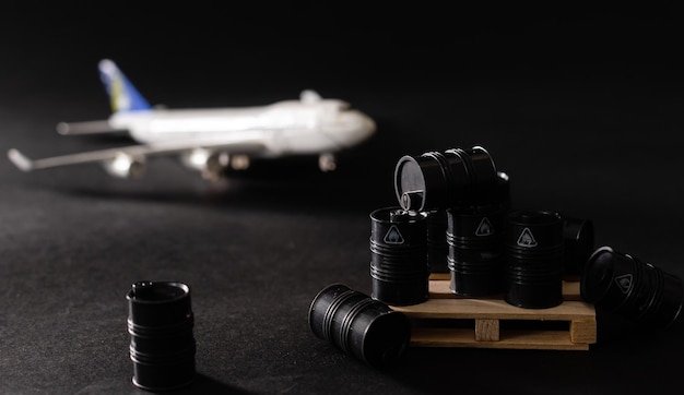 Miniaturas de barriles y avión