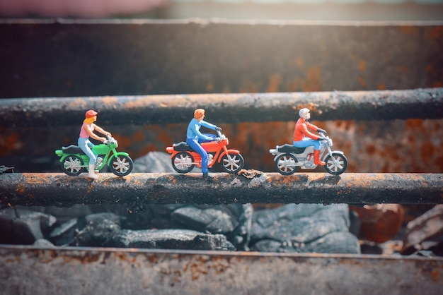 Miniaturfigur Biker Spielzeug Kinder