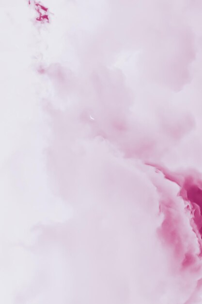 Foto minimalistischer rosa bewölkter hintergrund als abstrakter hintergrund minimales design und künstlerischer spritzer