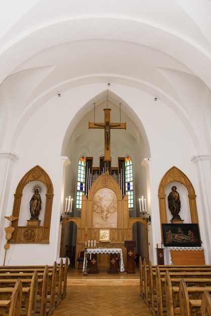 Minsk Bielorrusia Agosto 2021 El interior de la Iglesia Zolotogorsky de la Santísima Trinidad de San Roque