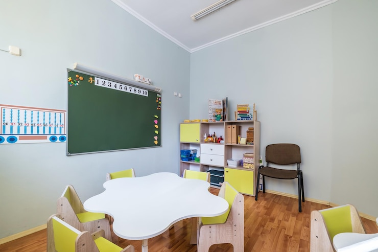 Foto minsk bielorrússia janeiro 2020 interior da aula de desenvolvimento infantil