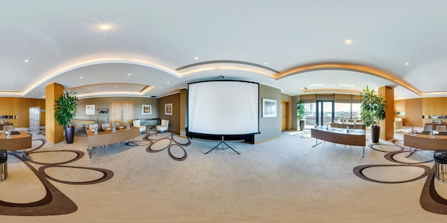 MINSK WEISSRUSSLAND JULI 2017 Vollständiges nahtloses sphärisches Panorama 360-Grad-Winkelansicht im Inneren des luxuriösen leeren Konferenzsaals für Geschäftstreffen in equirectangulärer Projektion Skybox VR-Inhalt