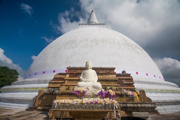 Mirisawetiya dagoba em Anuradhapura, Sri Lanka