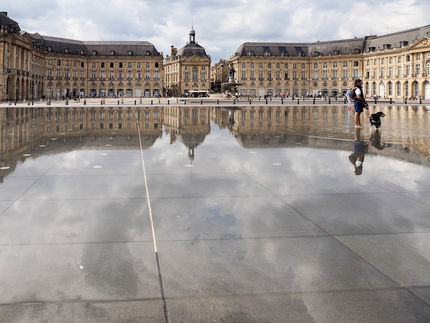 Miroir d'Eau am Place de la Bourse in Bordeaux