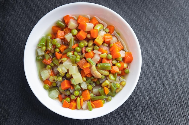 Mischen Sie Gemüsebohnen, Erbsen, grüne Bohnen, Karotten, Selleriegemüse, frisches Gericht, gesunde Mahlzeit, Snack