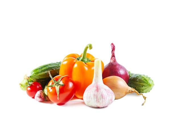 Mistura de vegetais coloridos pimenta tomate pepino cebola e alho