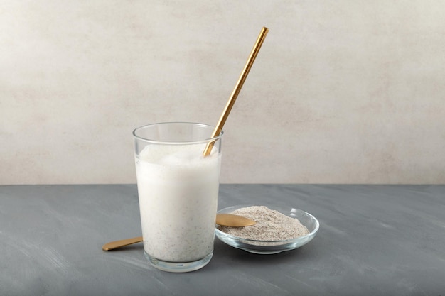 Misutgaru o Misugaru Latte bebida Batido coreano popular Batido de proteína casero saludable