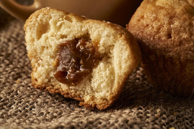 Mit Dulce de Leche Karamell gefüllte Muffins