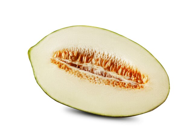 La mitad de un melón verde, sabroso y cursi, en una sección transversal,