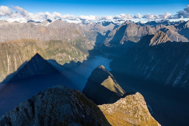 Mitre Peaks Schatten über Milford Sound Fiordland National Park