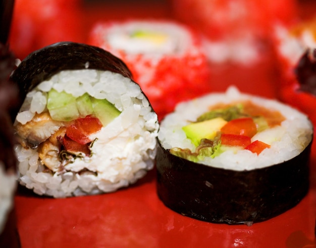 Mittagessen mit verschiedenen Sushi