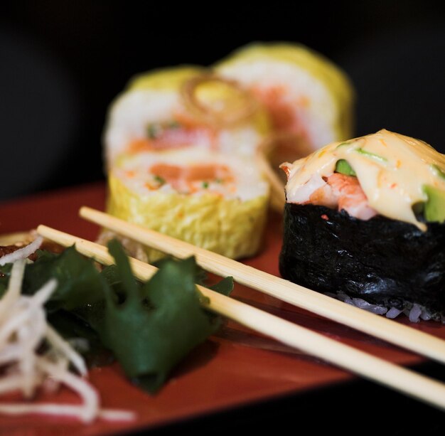 Mittagessen mit verschiedenen Sushi