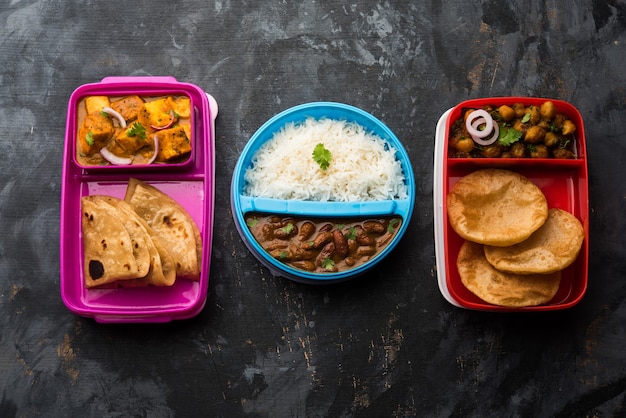 Mittagessen nach nordindischer Art oder Tiffin-Box